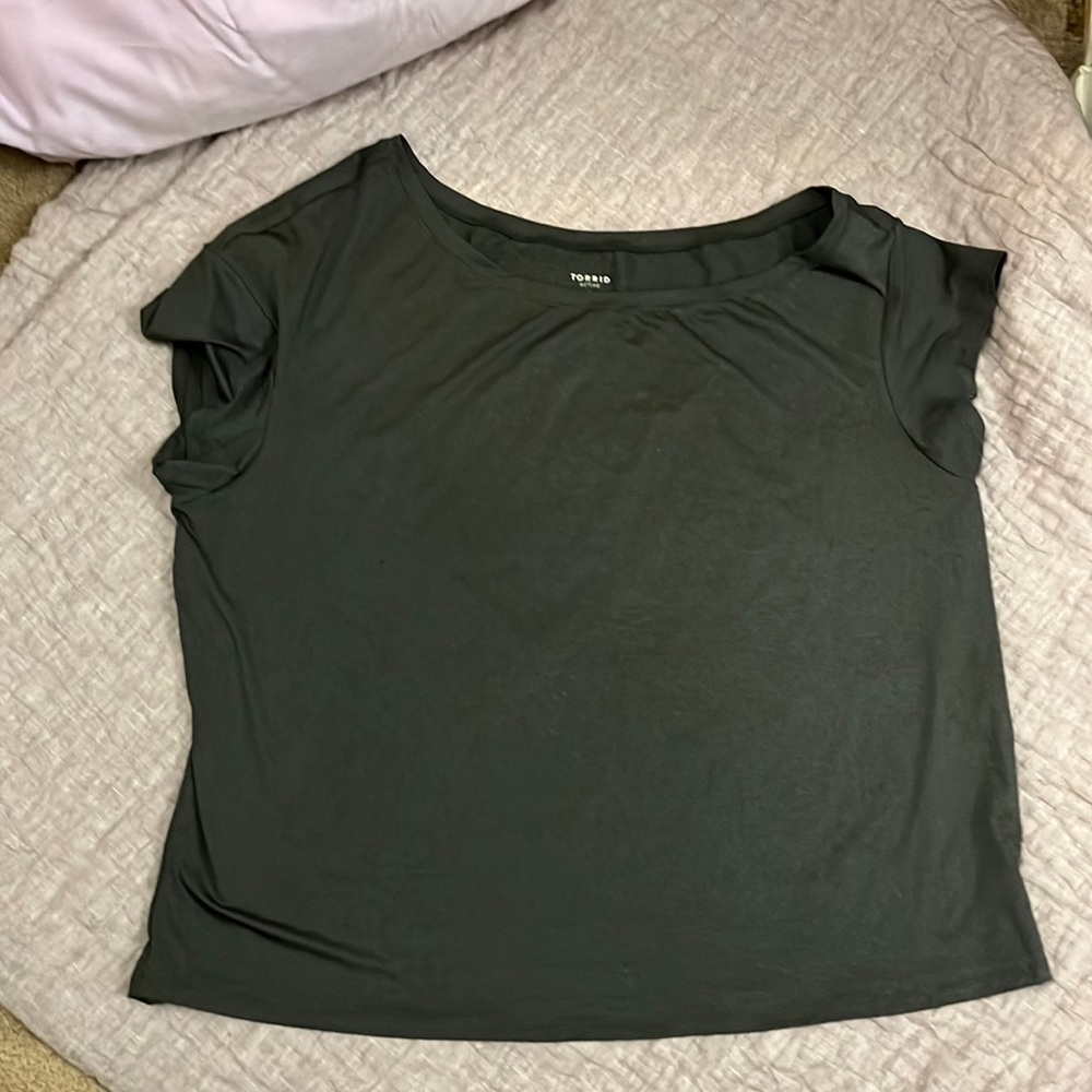 NWOT Torrid off shoulder top